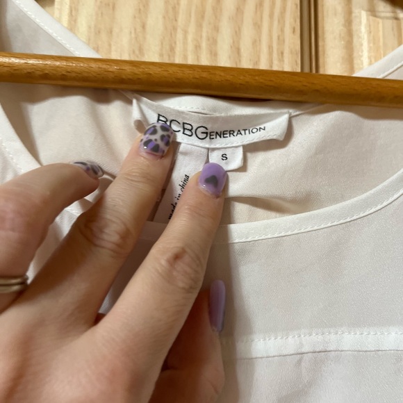 ⚫️ BCBG Sheer Tuxedo Split-Back Shirt - Picture 9 of 10